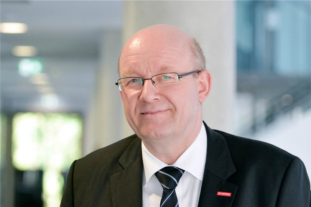 Dortmunder Arbeitgeber wollen Impfstatus abfragen: „Auskunft ist unverzichtbar“ Berthold Schröder sagt als Präsident der Handwerkskammer Dortmund: „Auch der Schutz der Risikogruppen bei den Kunden des Handwerks ist ohne eine Information über den Impfstatus schwer darstellbar.“
