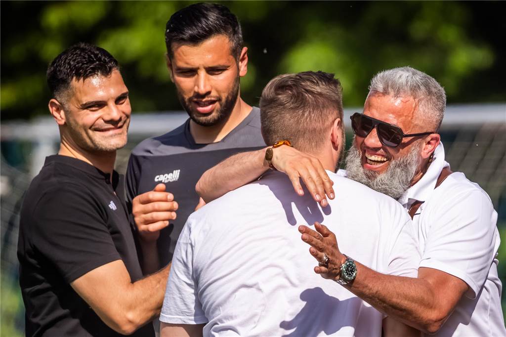 TuS Hannibal holt überraschend neuen Trainer: Der stieg mit Türkspor in die Regionalliga auf Bervan Mirek (r.) ist neuer Chef-Trainer des TuS Hannibal.