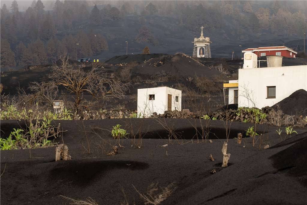 Gute Nachrichten aus dem Jahr 2022: Von guten Seelen und Rettern in der Not Beschädigte Häuser in dem vom Vulkanausbruch betroffenen Gebiet in Las Manchas, La Palma.