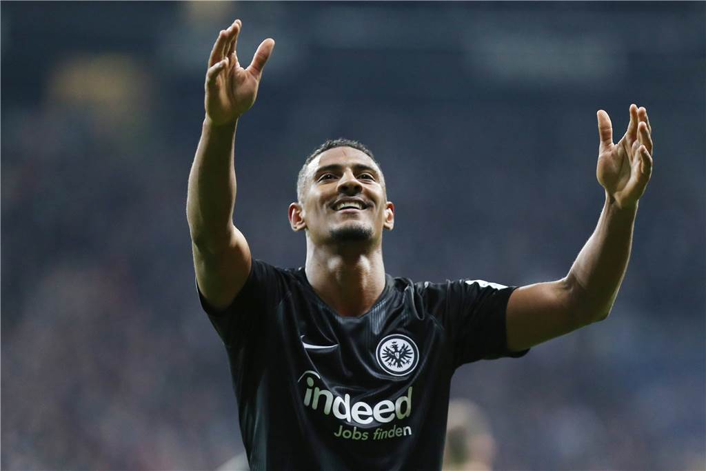 Schalke erlebt in Frankfurt den totalen Kontrollverlust Besiegelte mit seinem 3:0 die Schalker Niederlage: Sebastién Haller.
