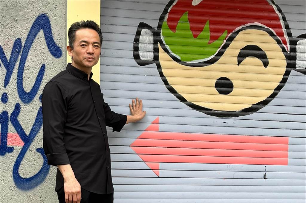 Teller nicht leer gegessen?: Restaurant erhebt Straf-Gebühr Besitzer Chun Ping Zhang vor seinem Lokal "Lahuhu" im Unionviertel