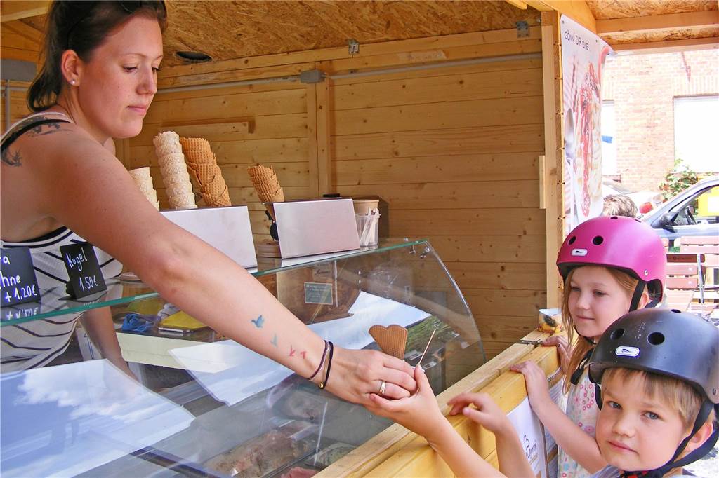Neue Pop-Up-Eisdiele in Ottenstein lässt Sommerträume wahr werden Besonders bei Kindern ist die neue Pop-Up-Eisdiele sehr beliebt.
