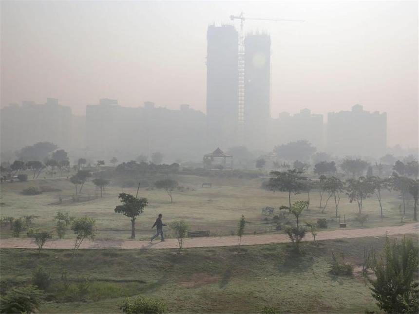 WHO warnt: Luftverschmutzung in vielen Städten Besonders betroffen sind urbane Zentren wie in Indien. Foto: Harish Tyagi