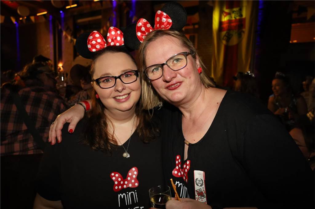 Beste Laune herrschte bei der Damensitzung in Olfen.
