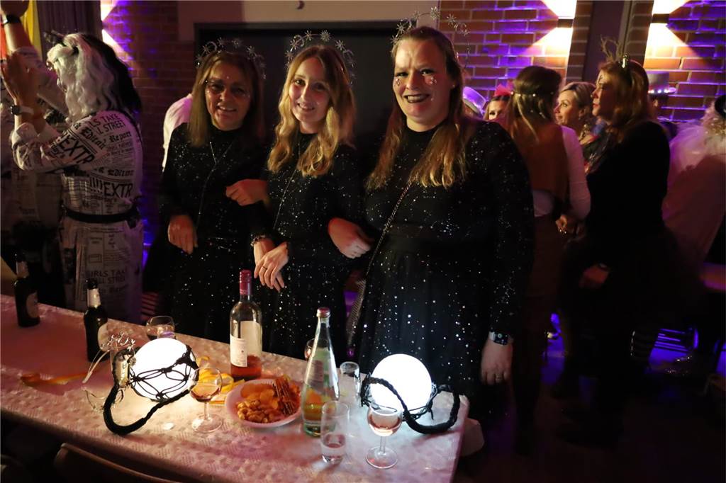 Beste Laune herrschte bei der Damensitzung in Olfen.