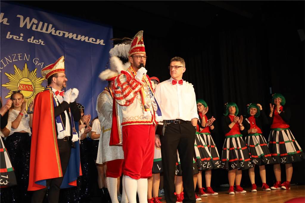 Beste Laune herrschte bei der Damensitzung in Olfen.