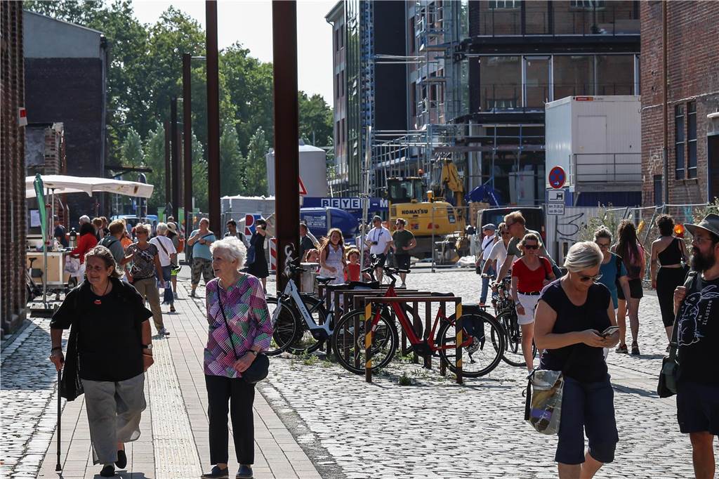 Beste Laune und bestes Wetter beim Hafenspaziergang am Samstag (31.8.).
