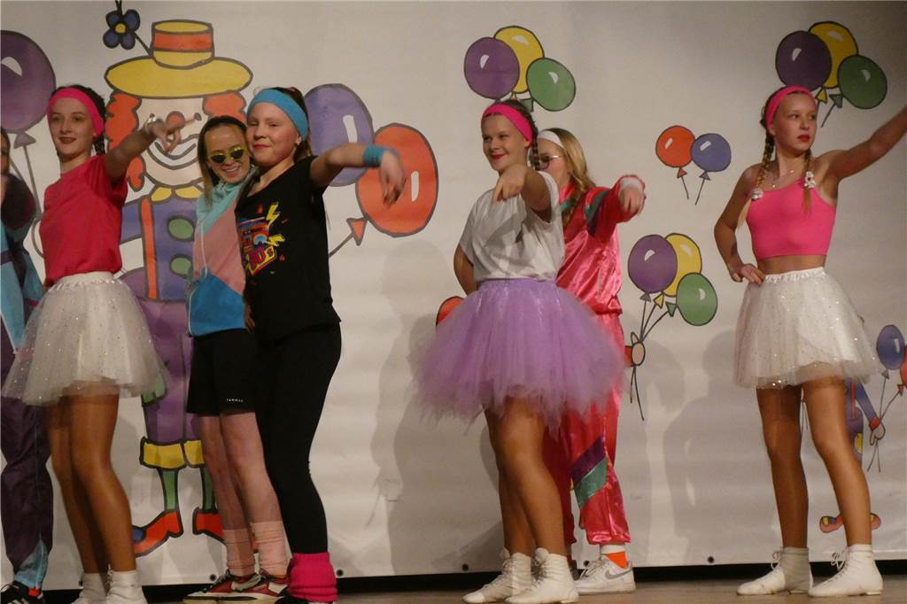 Beste Stimmung auf der Bühne und im Saal beim Pfarrkarneval in Olfen.