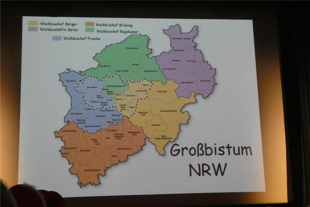 Beste Stimmung auf der Bühne und im Saal beim Pfarrkarneval in Olfen.