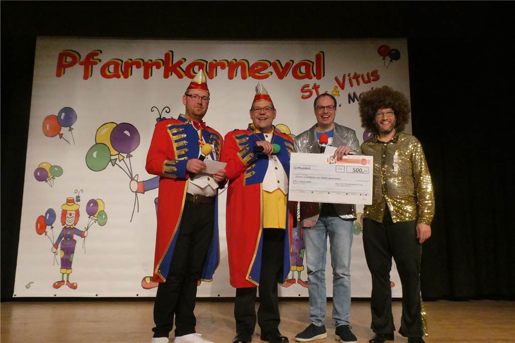 Beste Stimmung auf der Bühne und im Saal beim Pfarrkarneval in Olfen.