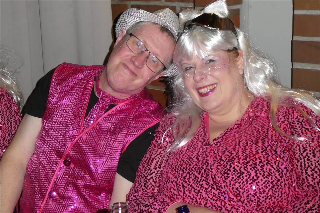 Beste Stimmung auf der Bühne und im Saal beim Pfarrkarneval in Olfen.