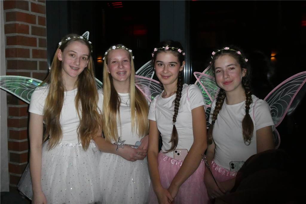 Beste Stimmung auf der Bühne und im Saal beim Pfarrkarneval in Olfen.