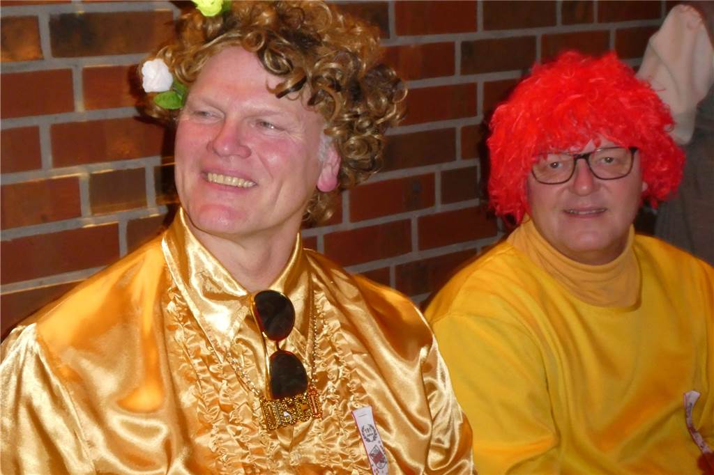 Beste Stimmung auf der Bühne und im Saal beim Pfarrkarneval in Olfen.