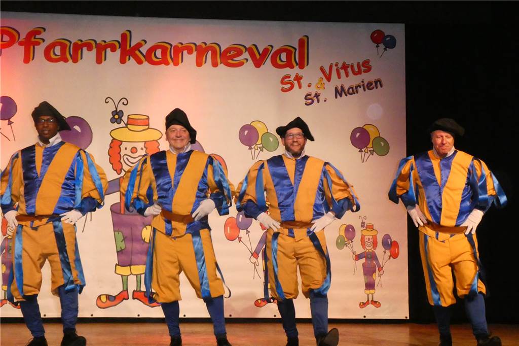 Beste Stimmung auf der Bühne und im Saal beim Pfarrkarneval in Olfen.