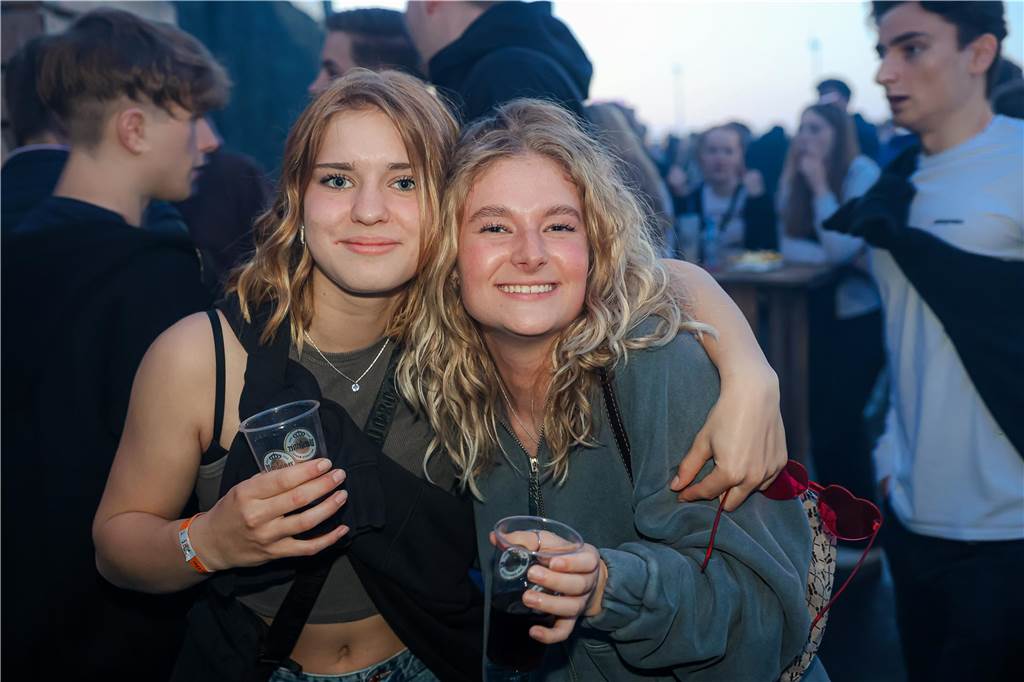Beste Stimmung herrschte beim Sommerfest der Landjugend Kirchhellen am Abend vor Fronleichnam auf dem Hof Janinhoff.