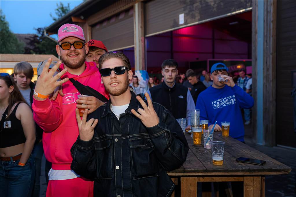 Beste Stimmung herrschte beim Sommerfest der Landjugend Kirchhellen am Abend vor Fronleichnam auf dem Hof Janinhoff.