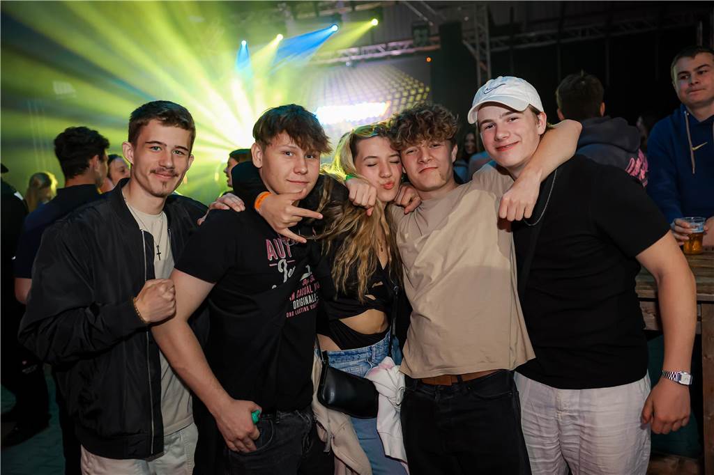 Beste Stimmung herrschte beim Sommerfest der Landjugend Kirchhellen am Abend vor Fronleichnam auf dem Hof Janinhoff.