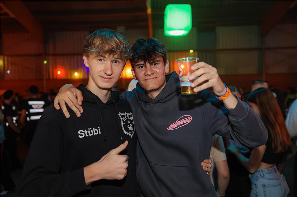 Beste Stimmung herrschte beim Sommerfest der Landjugend Kirchhellen am Abend vor Fronleichnam auf dem Hof Janinhoff.