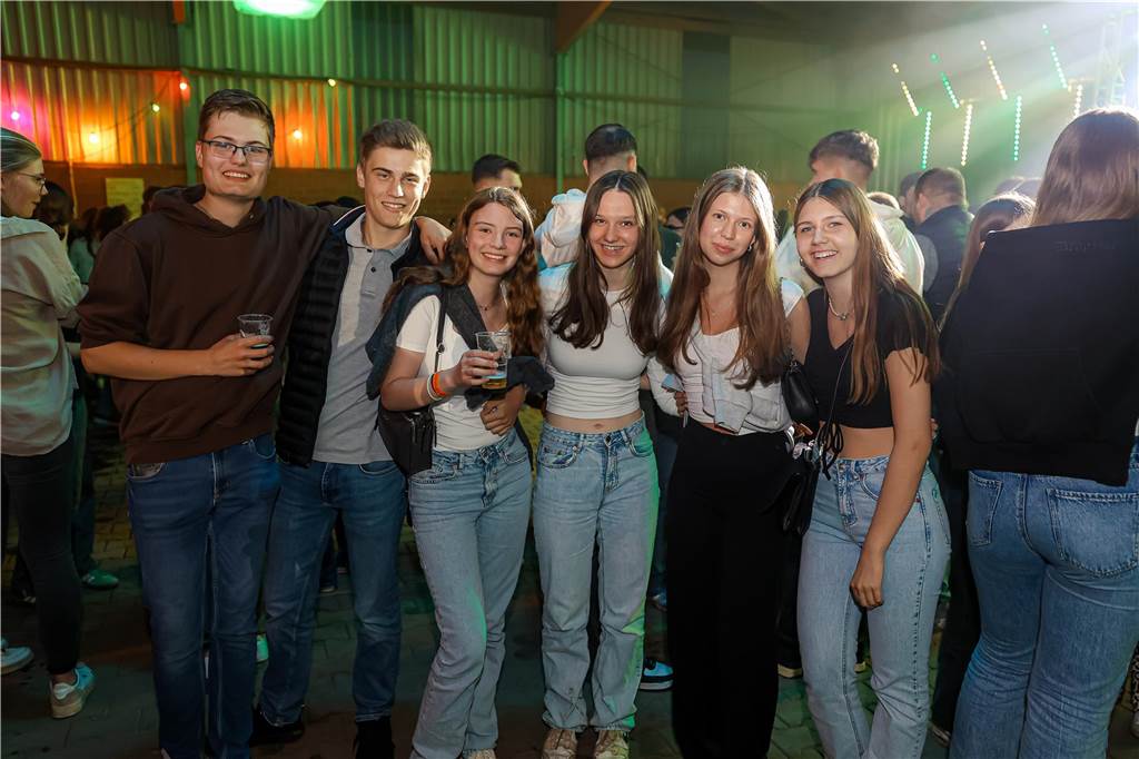Beste Stimmung herrschte beim Sommerfest der Landjugend Kirchhellen am Abend vor Fronleichnam auf dem Hof Janinhoff.