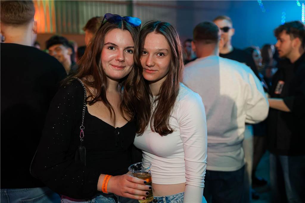 Beste Stimmung herrschte beim Sommerfest der Landjugend Kirchhellen am Abend vor Fronleichnam auf dem Hof Janinhoff.