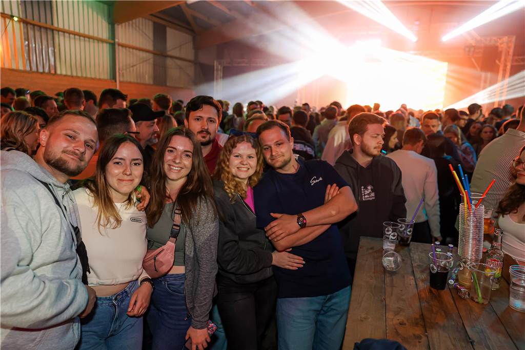 Beste Stimmung herrschte beim Sommerfest der Landjugend Kirchhellen am Abend vor Fronleichnam auf dem Hof Janinhoff.