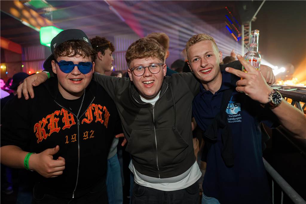 Beste Stimmung herrschte beim Sommerfest der Landjugend Kirchhellen am Abend vor Fronleichnam auf dem Hof Janinhoff.