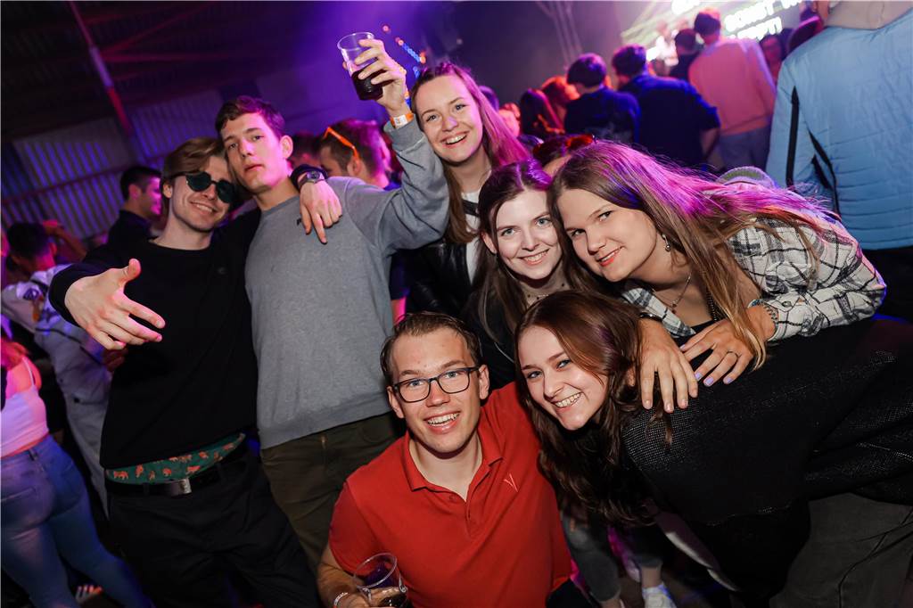 Beste Stimmung herrschte beim Sommerfest der Landjugend Kirchhellen am Abend vor Fronleichnam auf dem Hof Janinhoff.