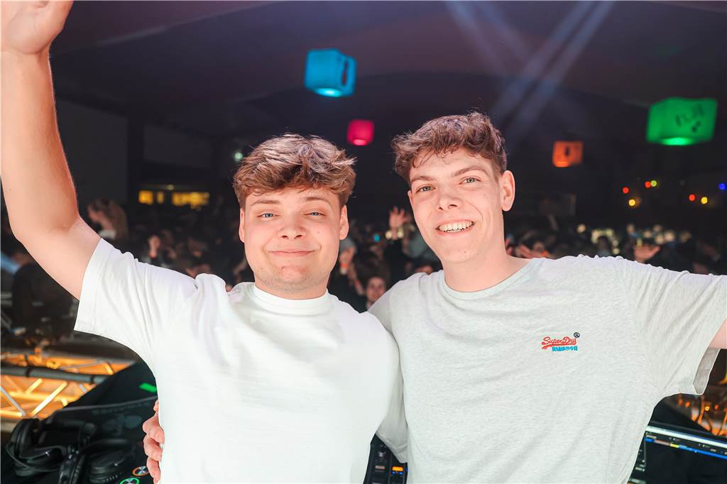 Beste Stimmung herrschte beim Sommerfest der Landjugend Kirchhellen am Abend vor Fronleichnam auf dem Hof Janinhoff.