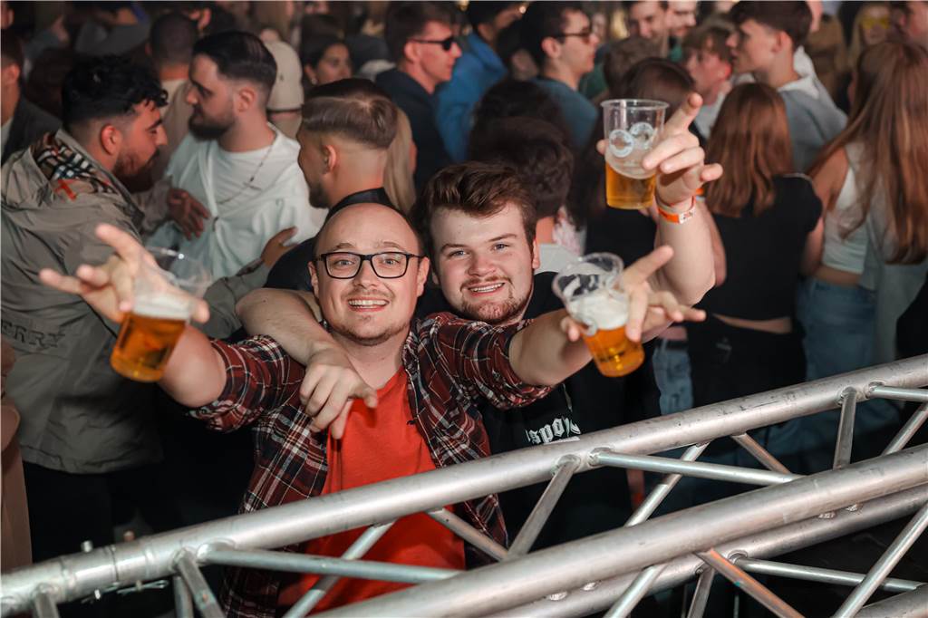 Beste Stimmung herrschte beim Sommerfest der Landjugend Kirchhellen am Abend vor Fronleichnam auf dem Hof Janinhoff.