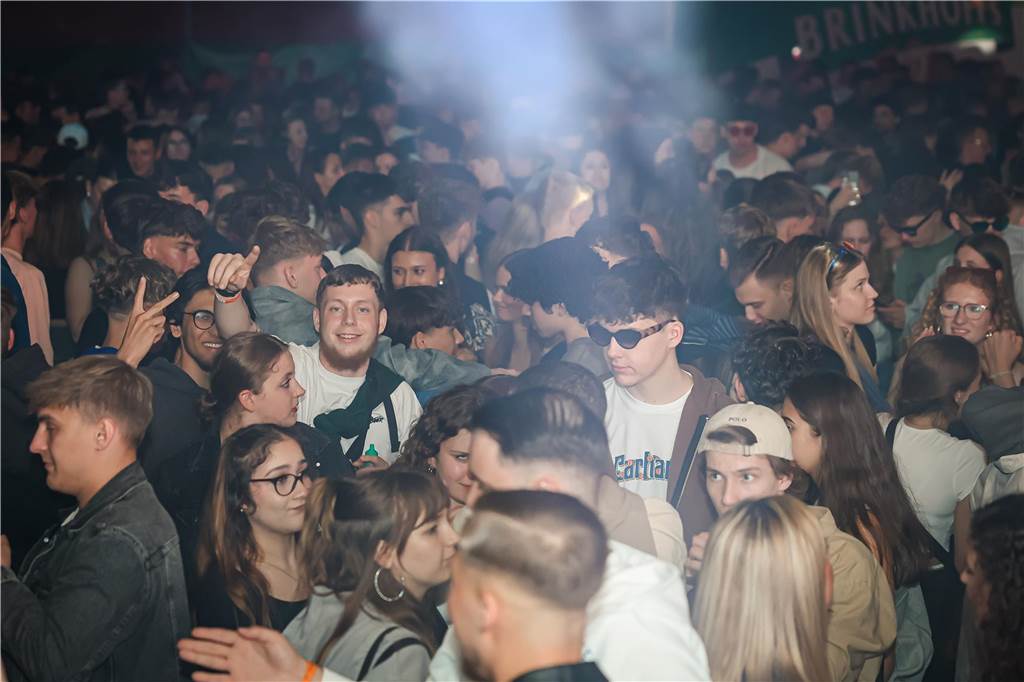 Beste Stimmung herrschte beim Sommerfest der Landjugend Kirchhellen am Abend vor Fronleichnam auf dem Hof Janinhoff.