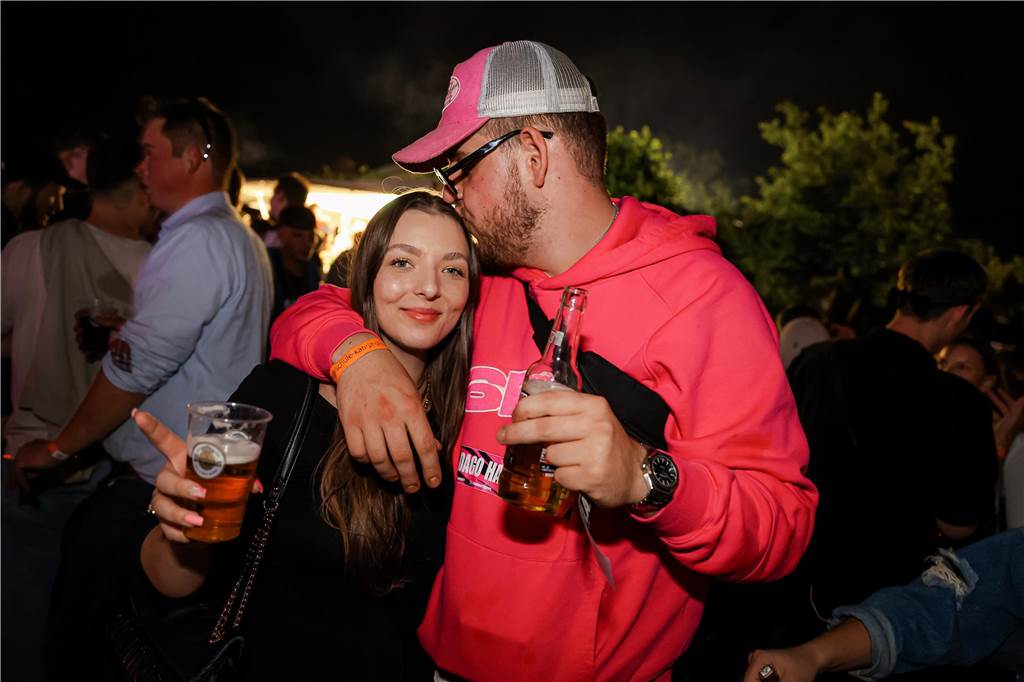 Beste Stimmung herrschte beim Sommerfest der Landjugend Kirchhellen am Abend vor Fronleichnam auf dem Hof Janinhoff.