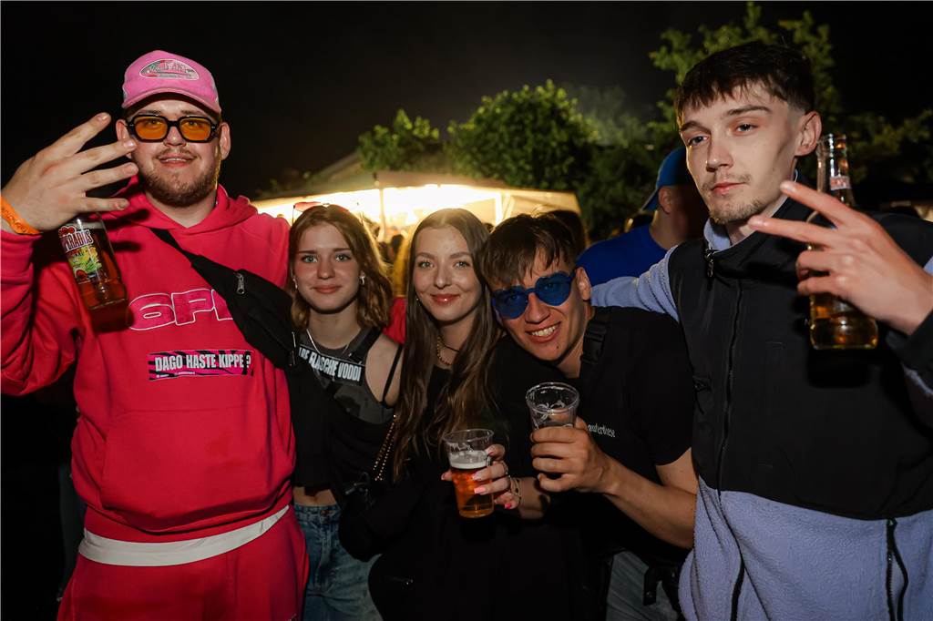 Beste Stimmung herrschte beim Sommerfest der Landjugend Kirchhellen am Abend vor Fronleichnam auf dem Hof Janinhoff.