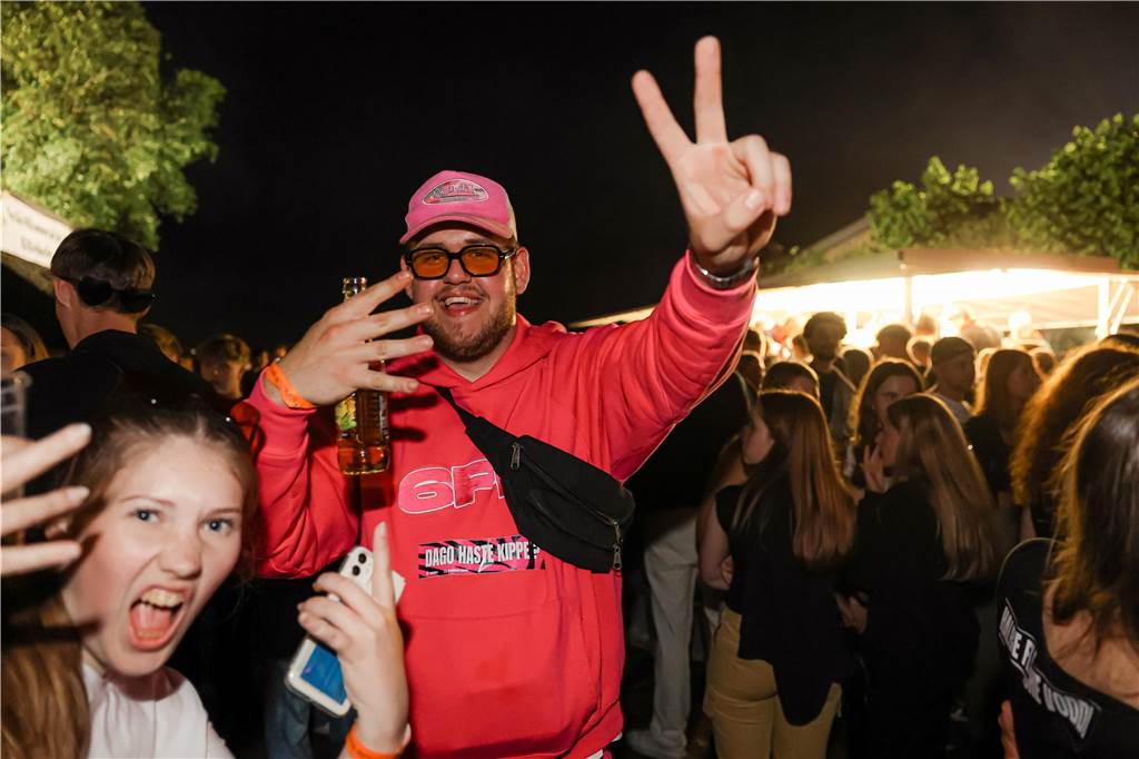 Beste Stimmung herrschte beim Sommerfest der Landjugend Kirchhellen am Abend vor Fronleichnam auf dem Hof Janinhoff.