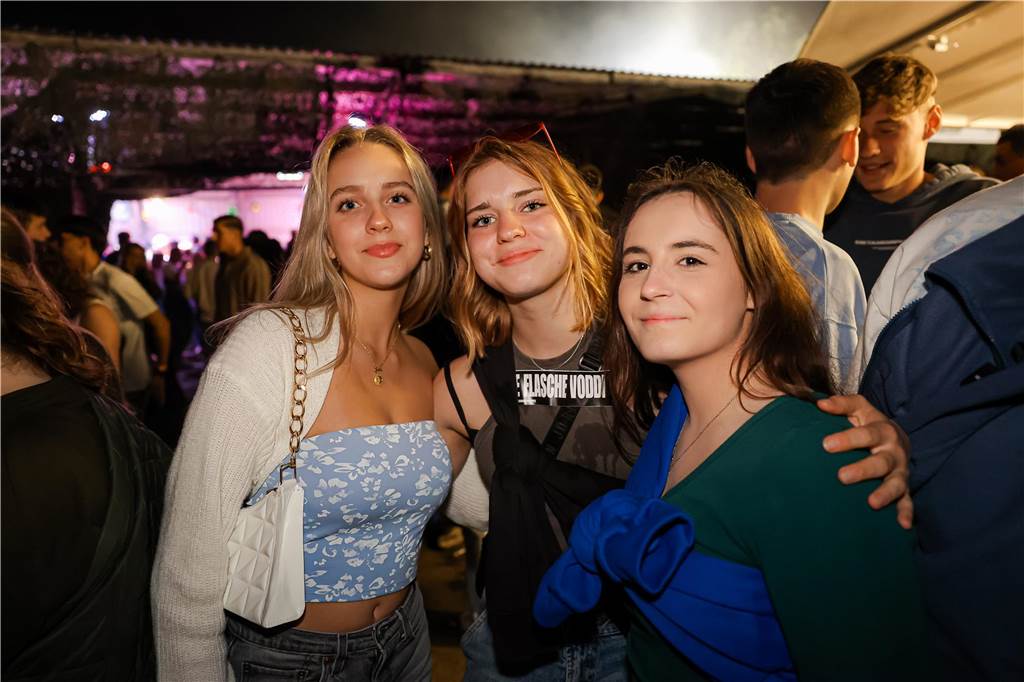 Beste Stimmung herrschte beim Sommerfest der Landjugend Kirchhellen am Abend vor Fronleichnam auf dem Hof Janinhoff.