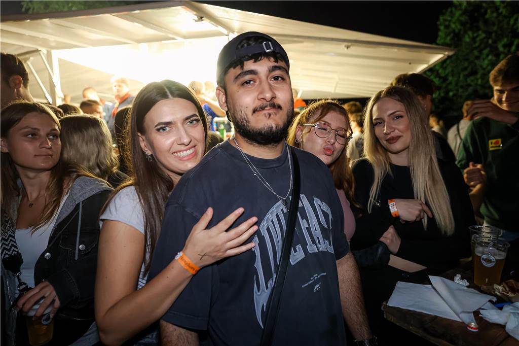 Beste Stimmung herrschte beim Sommerfest der Landjugend Kirchhellen am Abend vor Fronleichnam auf dem Hof Janinhoff.
