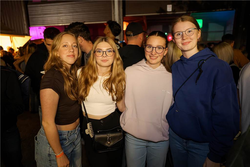 Beste Stimmung herrschte beim Sommerfest der Landjugend Kirchhellen am Abend vor Fronleichnam auf dem Hof Janinhoff.