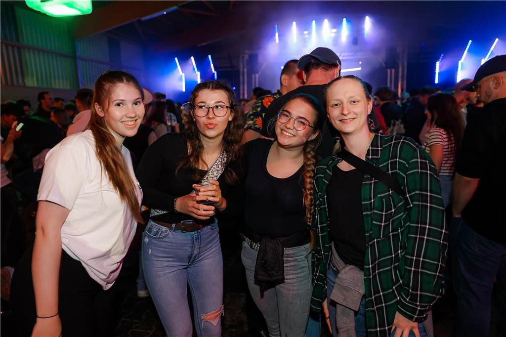 Beste Stimmung herrschte beim Sommerfest der Landjugend Kirchhellen am Abend vor Fronleichnam auf dem Hof Janinhoff.