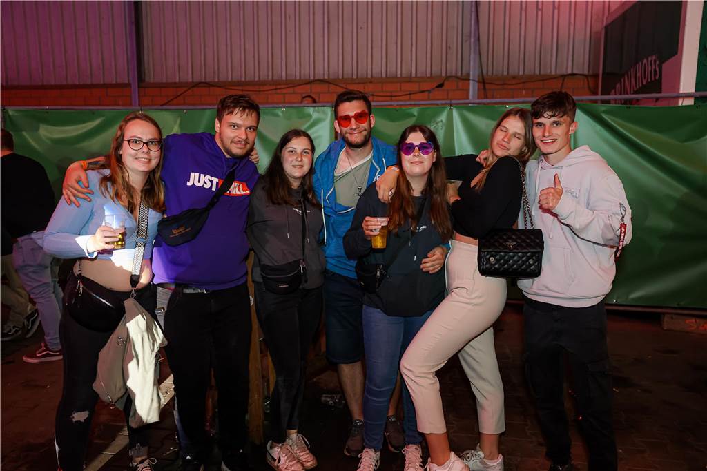 Beste Stimmung herrschte beim Sommerfest der Landjugend Kirchhellen am Abend vor Fronleichnam auf dem Hof Janinhoff.