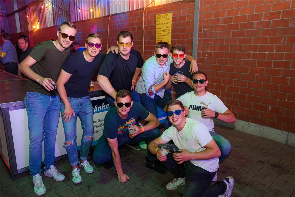 Beste Stimmung herrschte beim Sommerfest der Landjugend Kirchhellen am Abend vor Fronleichnam auf dem Hof Janinhoff.