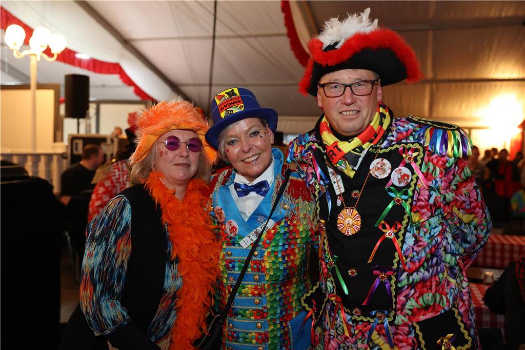 Beste Stimmung, Tänze, Party: Beim Großen Prinzenball am Sonntag (19. Februar) im Zelt an der Stadthalle ging es hoch her.