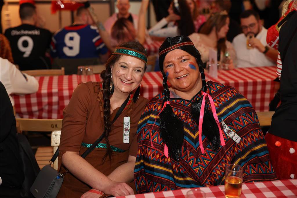 Beste Stimmung, Tänze, Party: Beim Großen Prinzenball am Sonntag (19. Februar) im Zelt an der Stadthalle ging es hoch her.