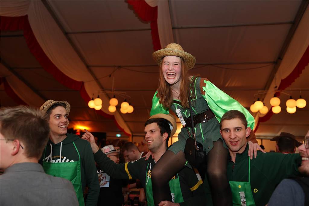 Beste Stimmung, Tänze, Party: Beim Großen Prinzenball am Sonntag (19. Februar) im Zelt an der Stadthalle ging es hoch her.