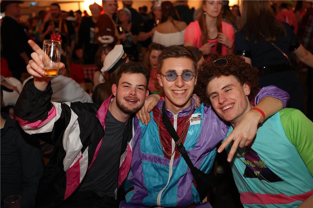 Beste Stimmung, Tänze, Party: Beim Großen Prinzenball am Sonntag (19. Februar) im Zelt an der Stadthalle ging es hoch her.
