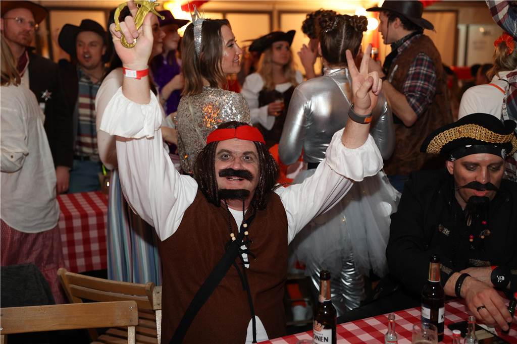 Beste Stimmung, Tänze, Party: Beim Großen Prinzenball am Sonntag (19. Februar) im Zelt an der Stadthalle ging es hoch her.