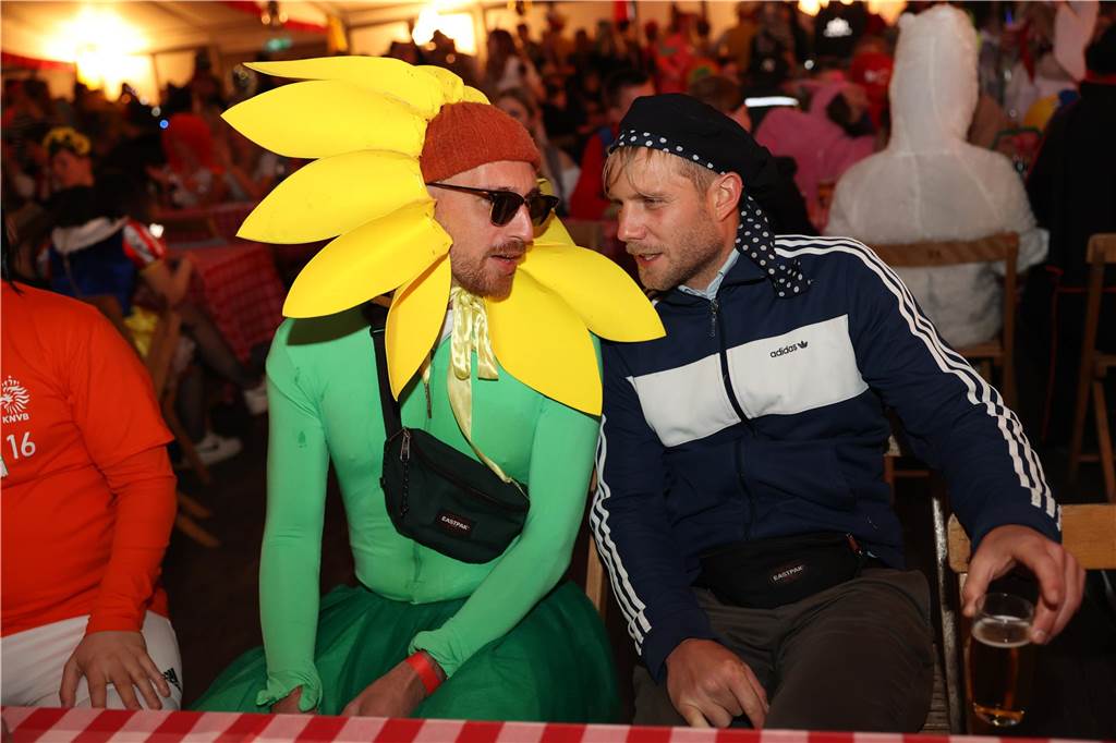 Beste Stimmung, Tänze, Party: Beim Großen Prinzenball am Sonntag (19. Februar) im Zelt an der Stadthalle ging es hoch her.