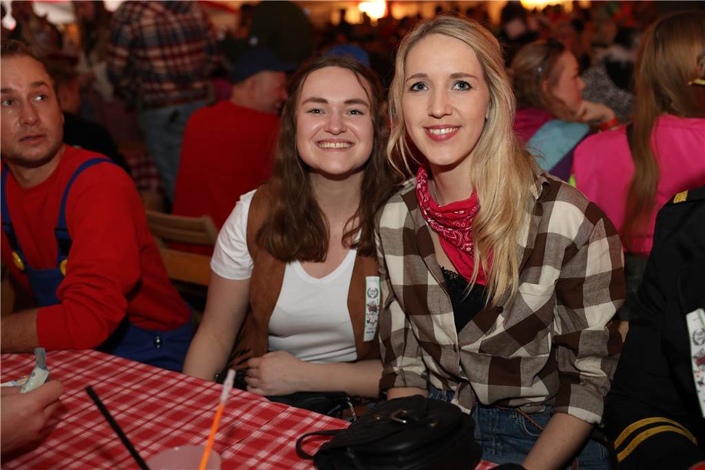 Beste Stimmung, Tänze, Party: Beim Großen Prinzenball am Sonntag (19. Februar) im Zelt an der Stadthalle ging es hoch her.