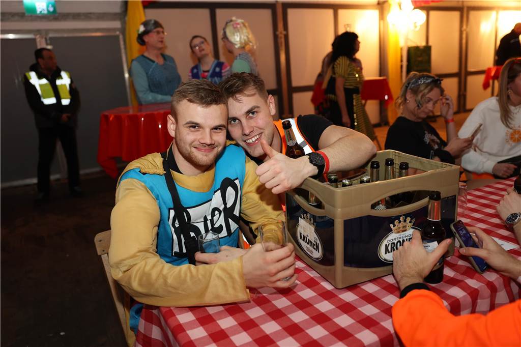 Beste Stimmung, Tänze, Party: Beim Großen Prinzenball am Sonntag (19. Februar) im Zelt an der Stadthalle ging es hoch her.
