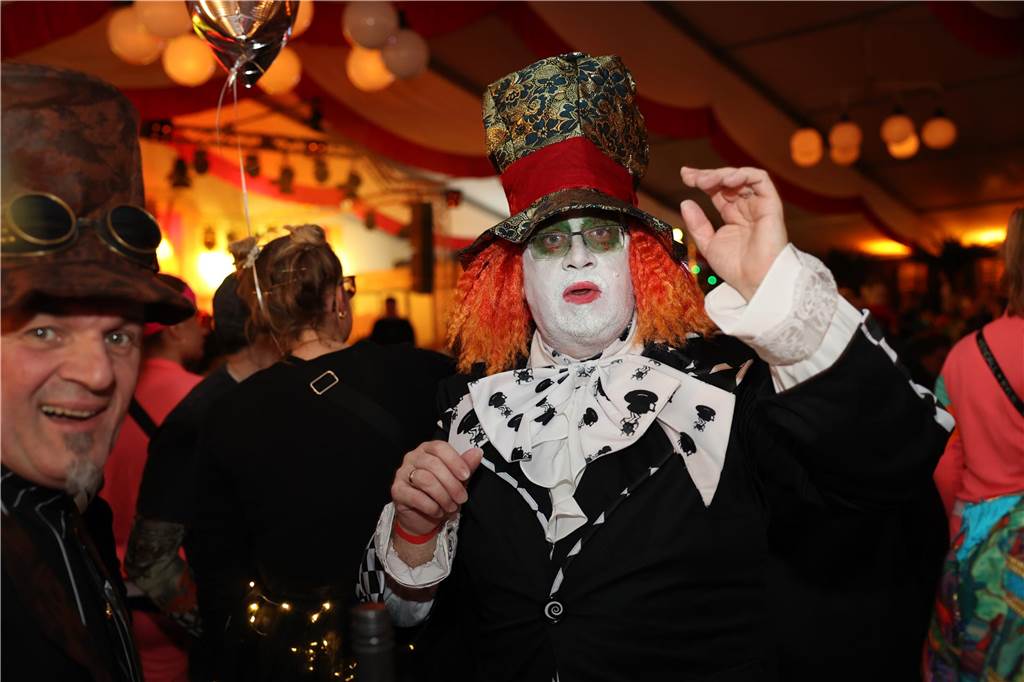 Beste Stimmung, Tänze, Party: Beim Großen Prinzenball am Sonntag (19. Februar) im Zelt an der Stadthalle ging es hoch her.