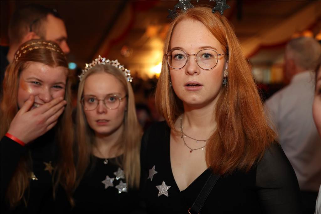 Beste Stimmung, Tänze, Party: Beim Großen Prinzenball am Sonntag (19. Februar) im Zelt an der Stadthalle ging es hoch her.