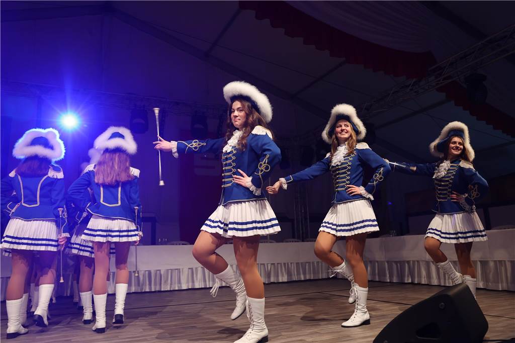 Beste Stimmung, Tänze, Party: Beim Großen Prinzenball am Sonntag (19. Februar) im Zelt an der Stadthalle ging es hoch her.